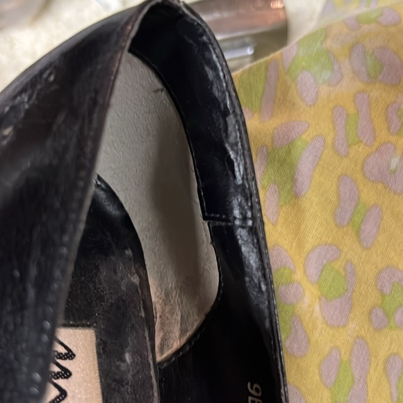 Few marks just from sitting around. Nothing serious. - Picture 3 of 6